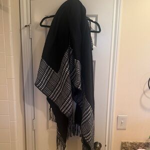 Elegant Black and White Plaid Throw Blanket